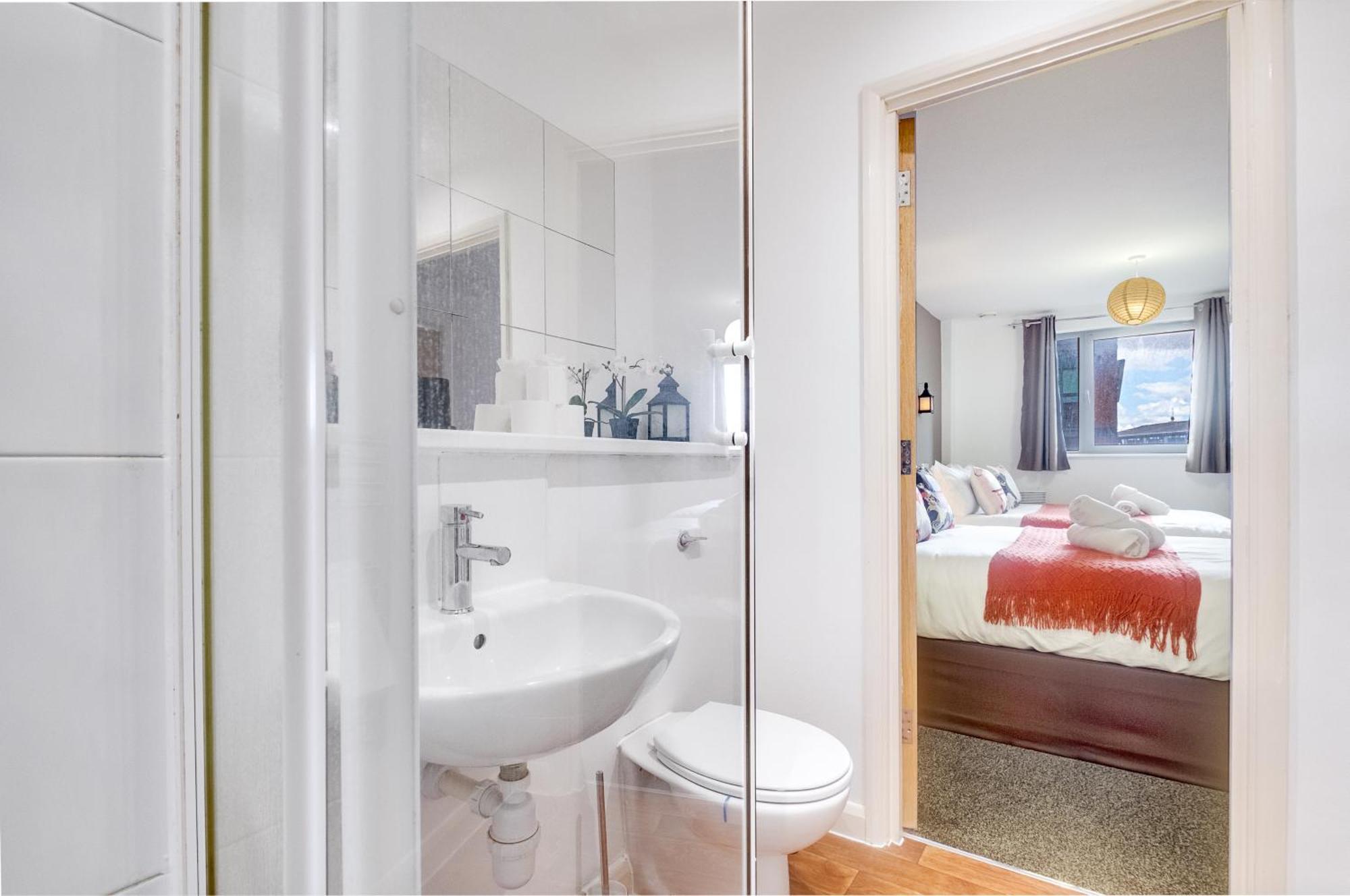 Anime Suite - Central And Free Parking With Netflix Birmingham Exteriér fotografie